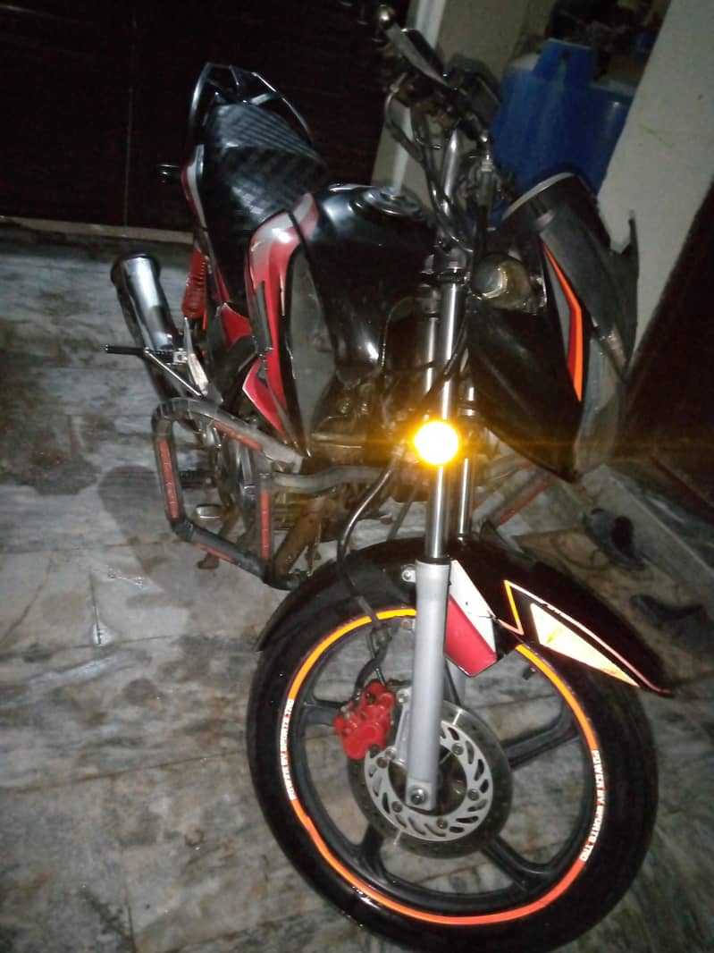 Honda cb150f 3