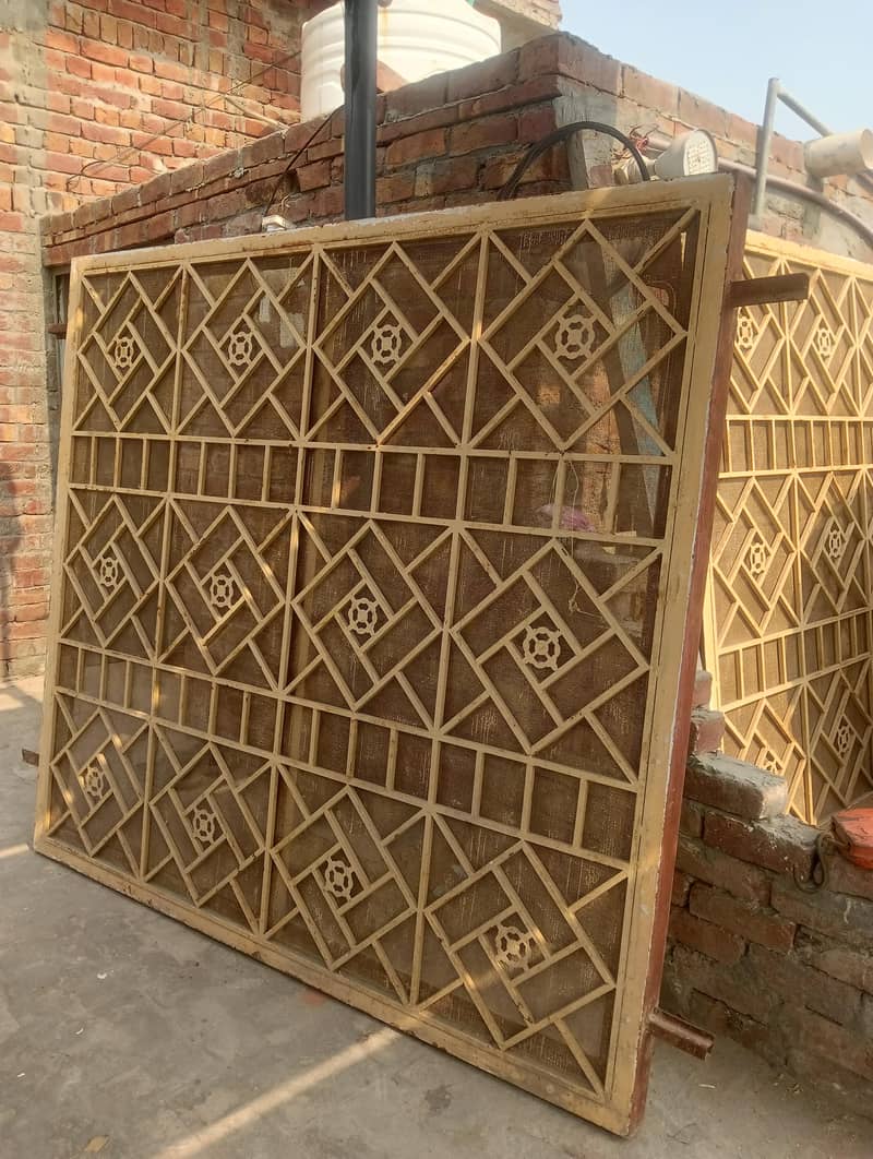 iron windows 0
