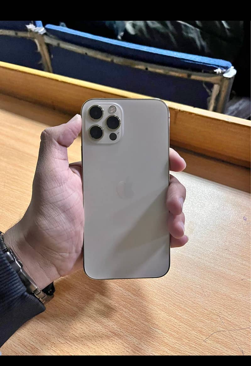 Apple iPhone 12 Pro 3