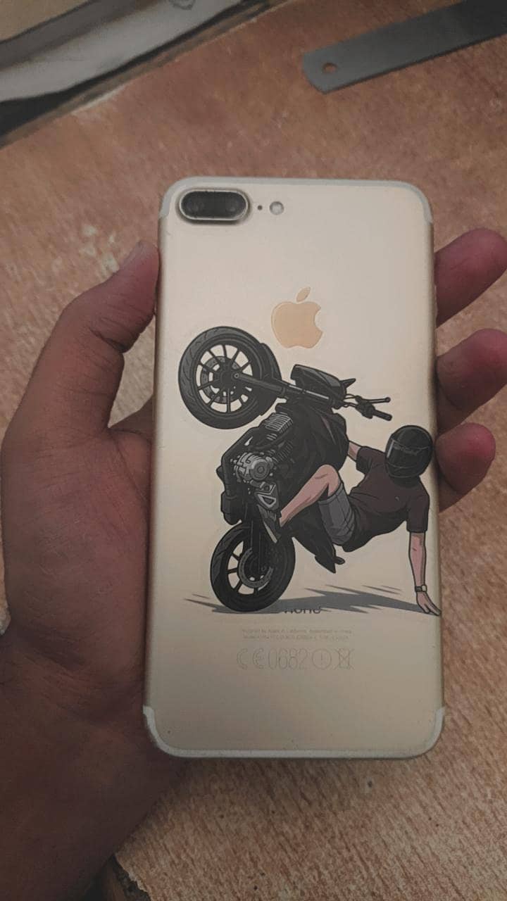 Apple iPhone 7 Plus 2