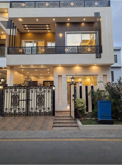 5 marla house for sale in Etihad Town Phase1