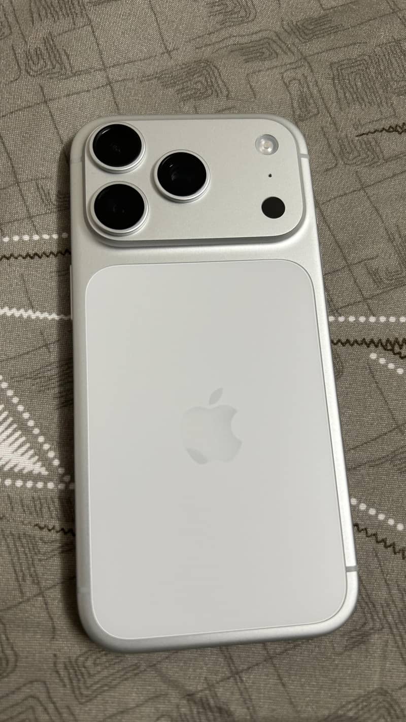 Apple iPhone 17 Pro 2