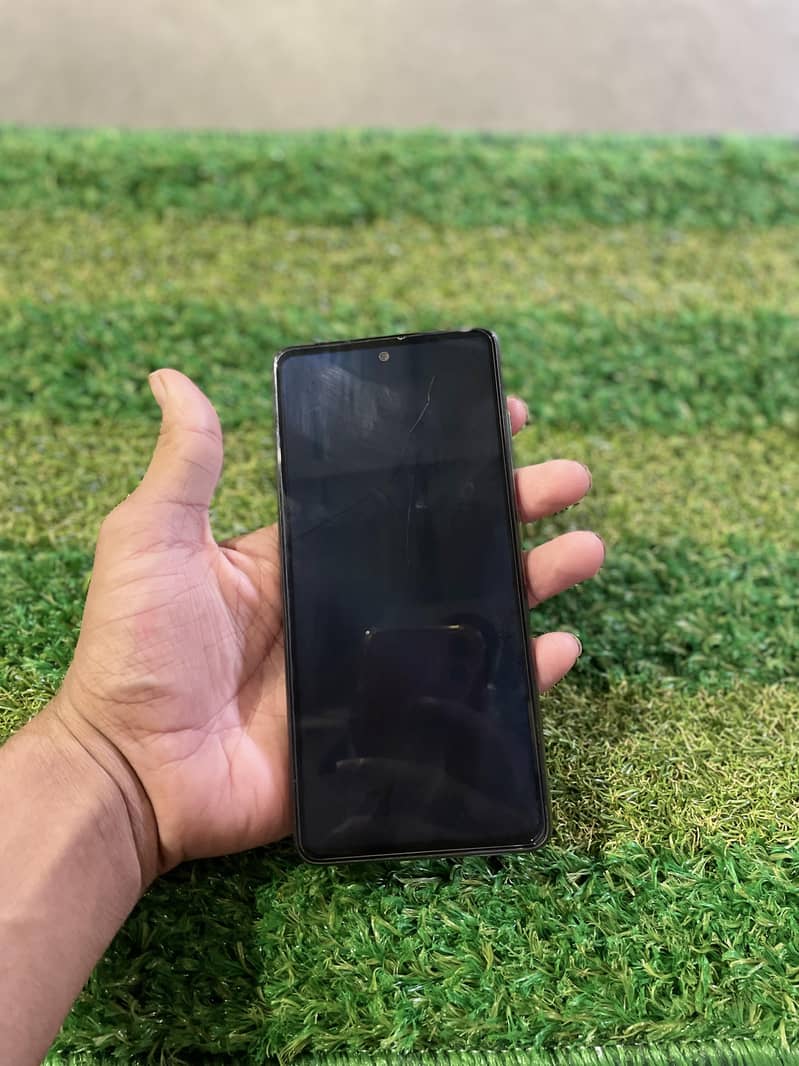 Samsung Mobile A52 1