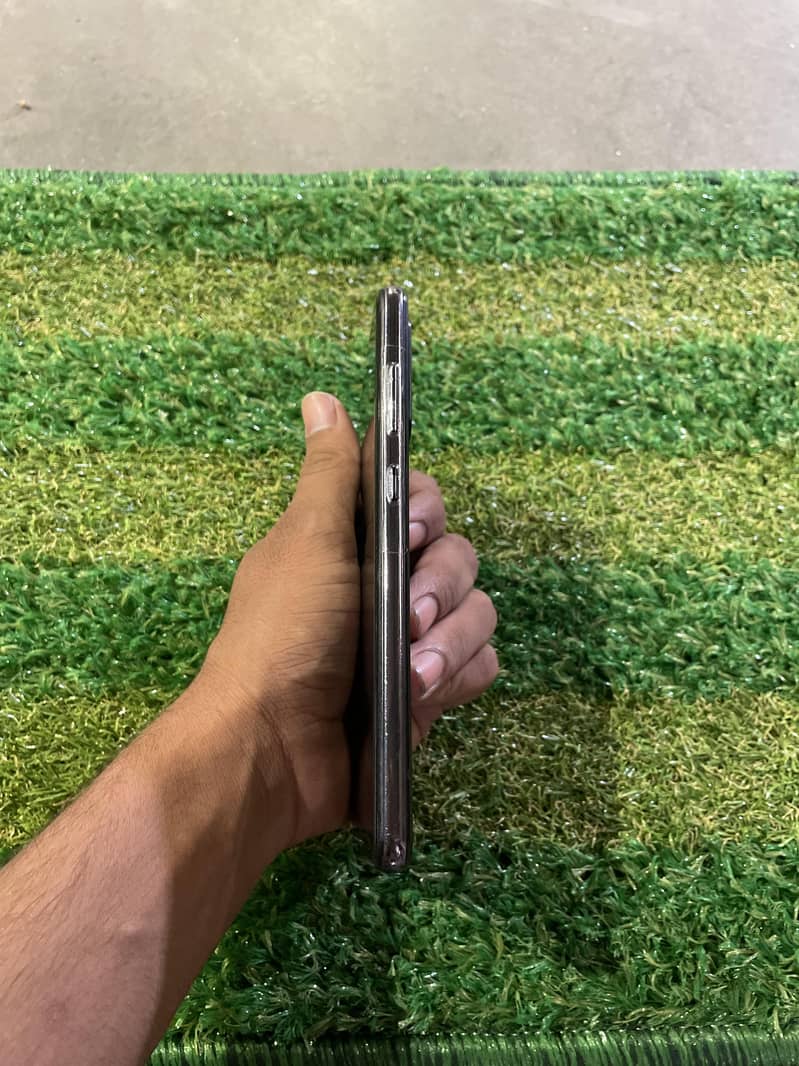 Samsung Mobile A52 3