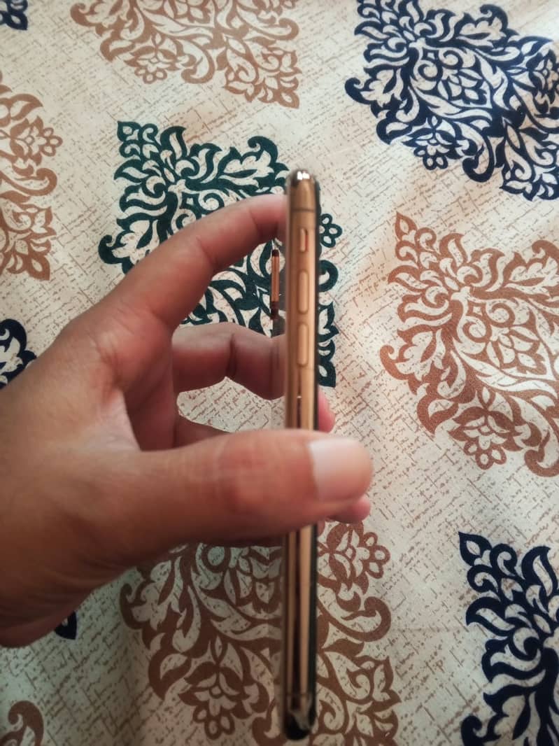 Apple iPhone XS 6