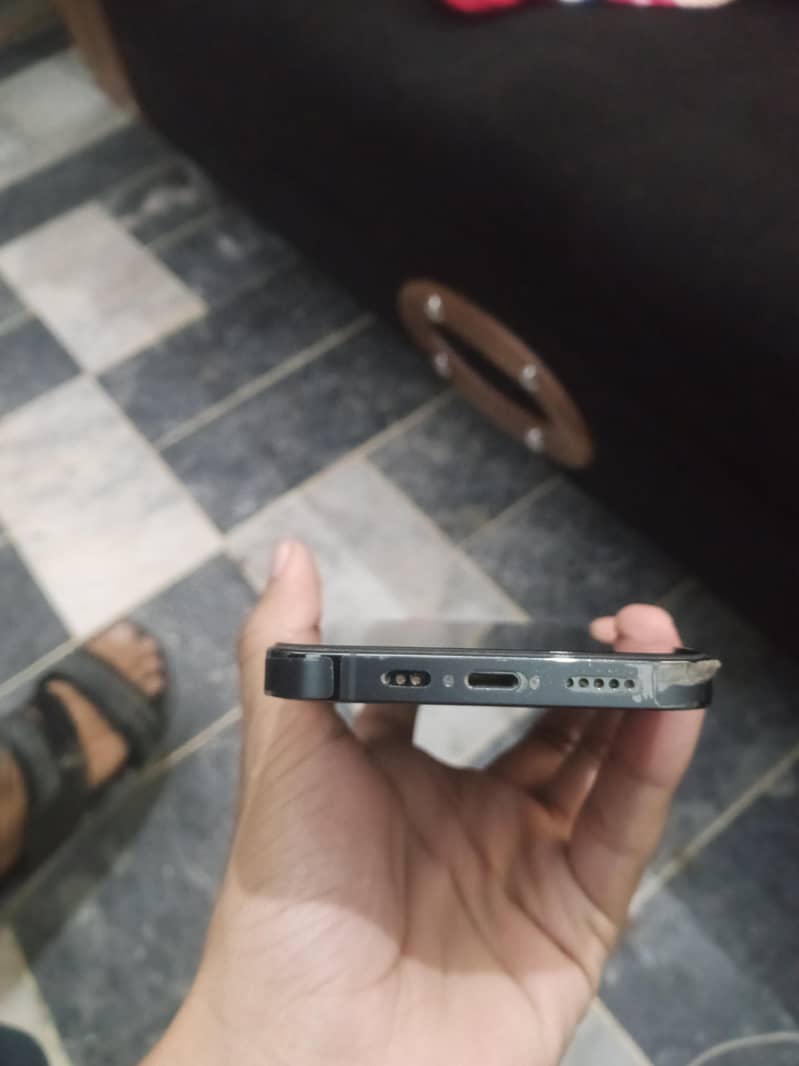 Apple iPhone 13 Pro 2