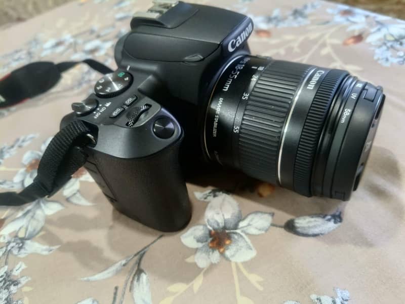 Canon EOS 250D 0