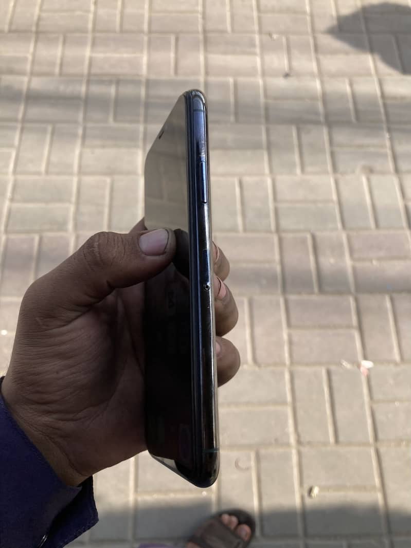 Apple iPhone 11 Pro Max 3