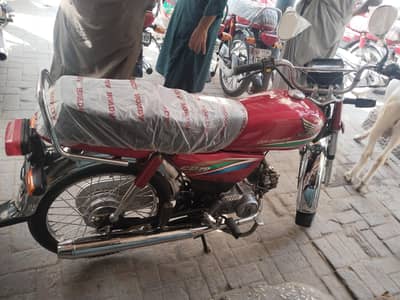 2016 model sukkur number ok hai bike har cheez mn
