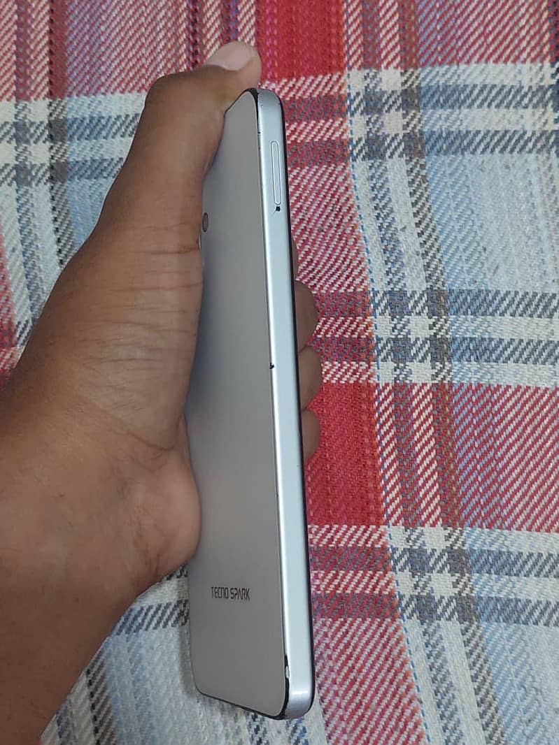 Tecno Spark go 2 2