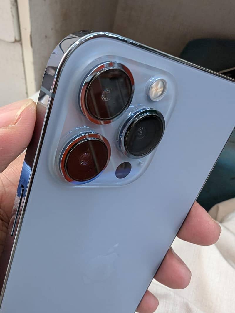 Apple iPhone 13 Pro Max 6