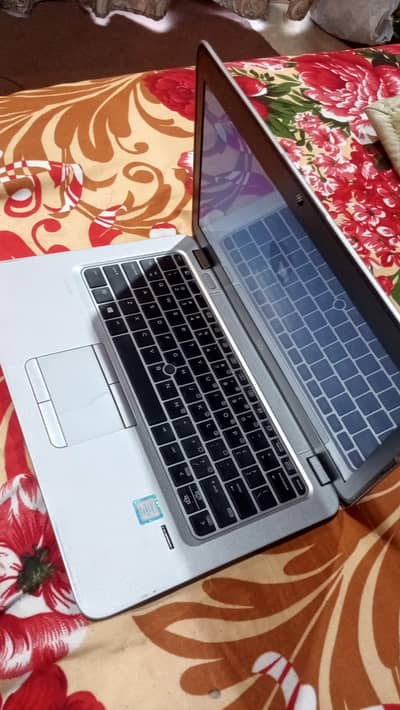 Urgent sell HP EliteBook 820 G4