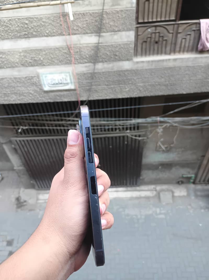 Apple iPhone 14 Pro Max 3