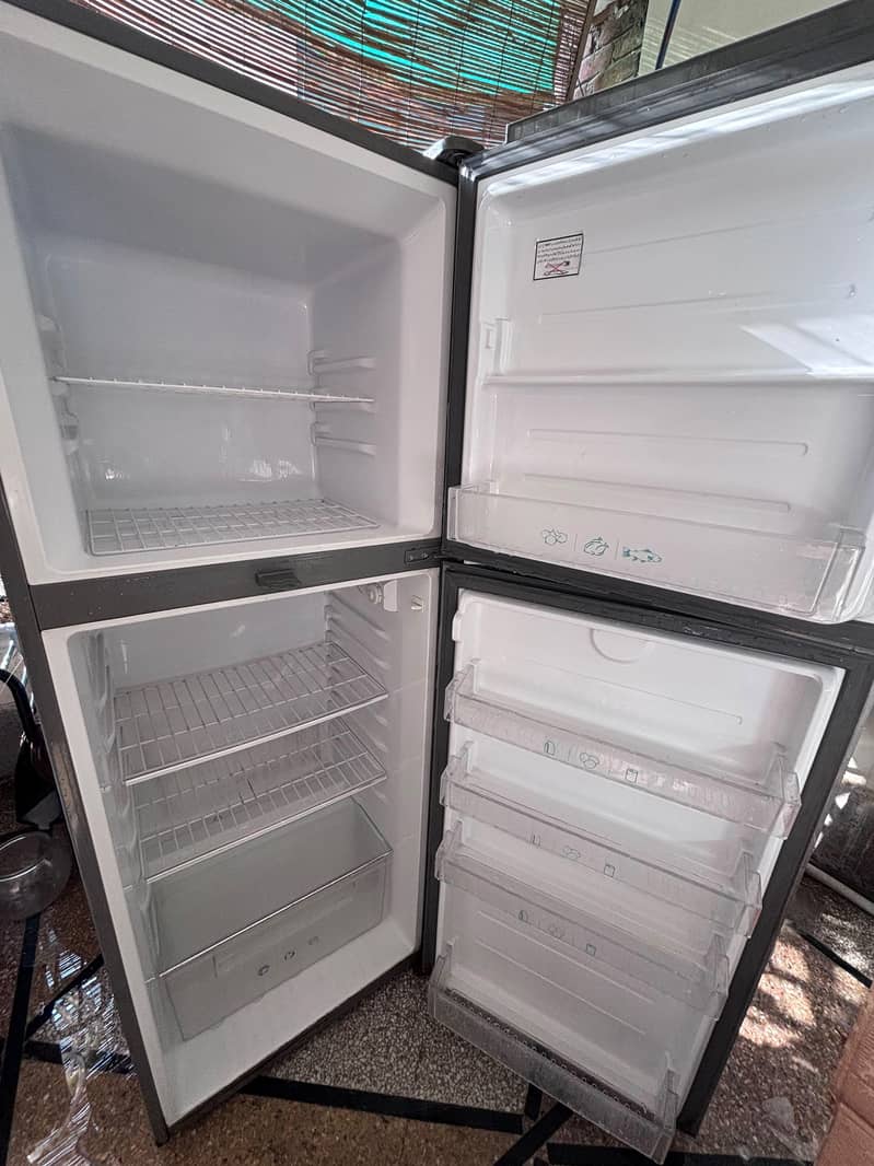 fridge Medium size 4