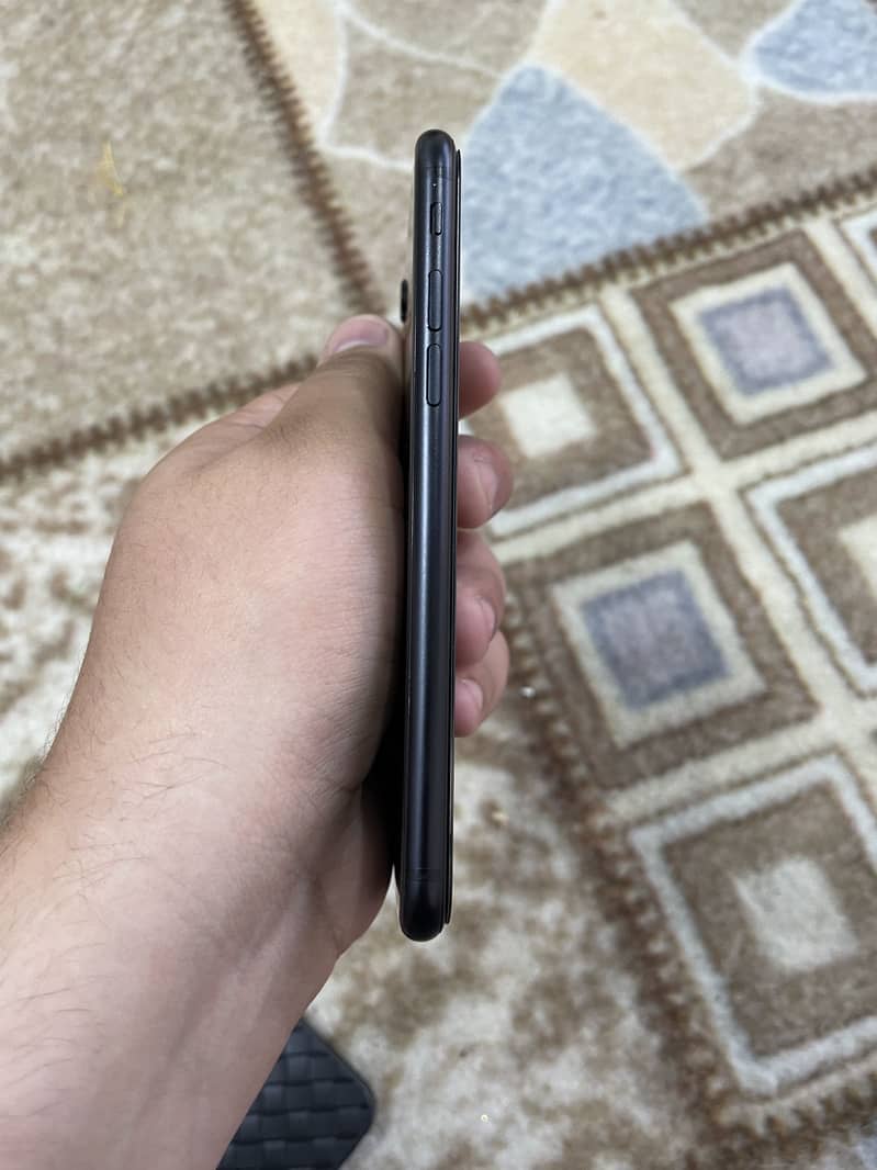 iPhone SE 2020 6