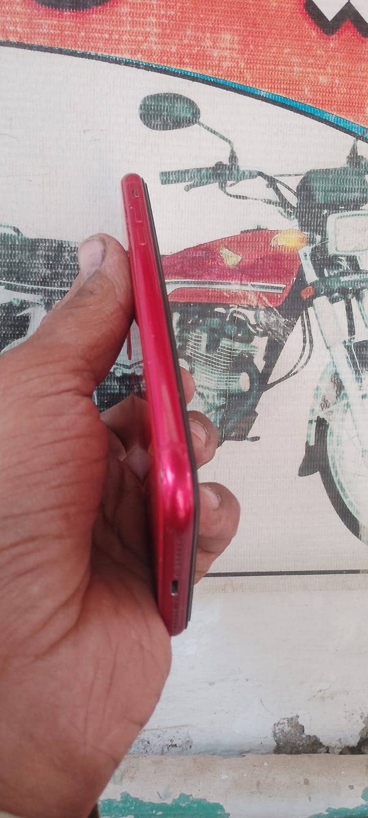 Apple iPhone 11 4