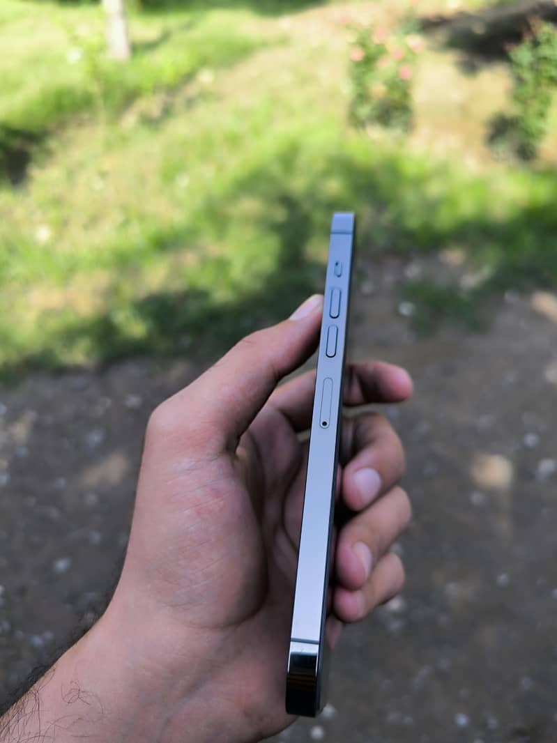 Apple iPhone 13 Pro Max 4