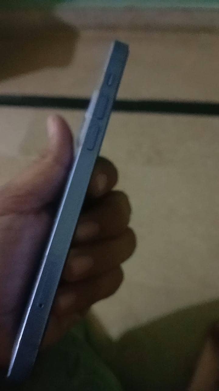 Apple iPhone 12 3