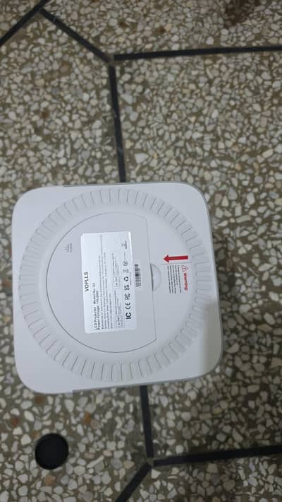 VOPLLS G3 Smart Home Projector – 10/10 Condition