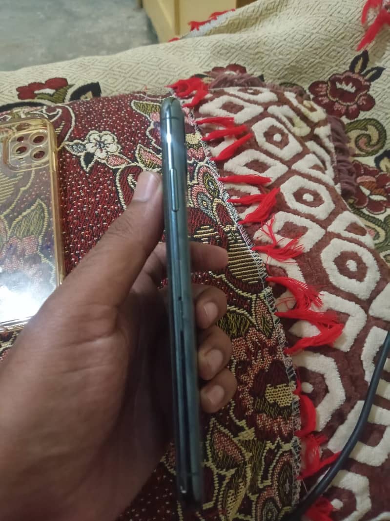 iPhone 11 Pro Max jv 4