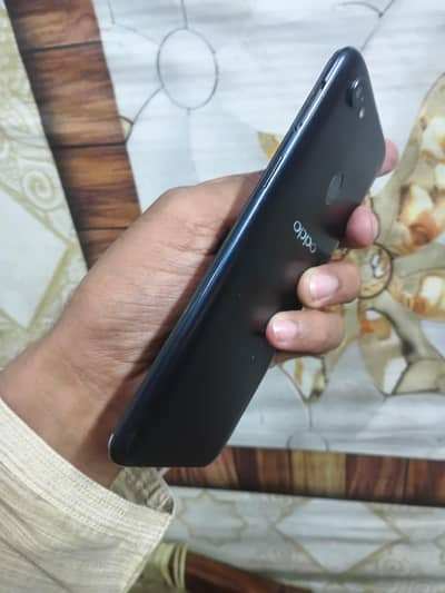 OPPO F5