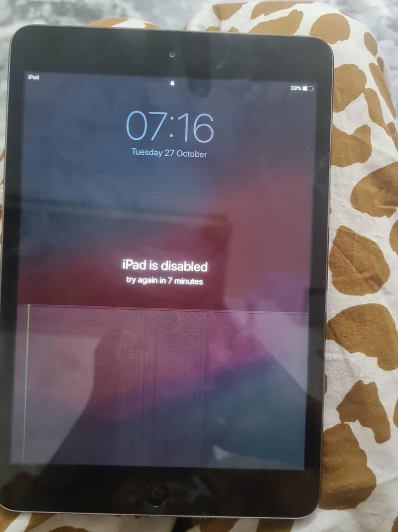 Ipad Mini 2 half panel damaged 1