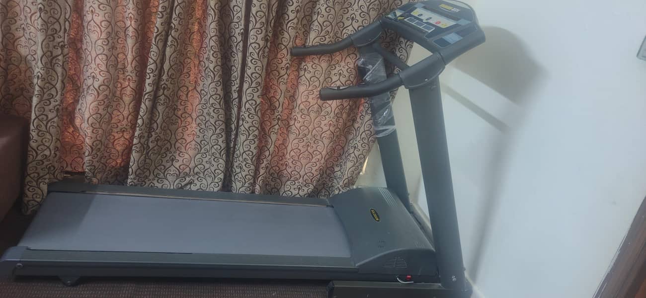 Incline treadmill 2