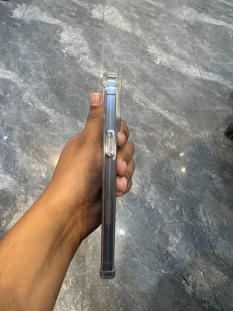Apple iPhone 13 Pro Max 1