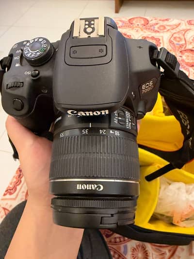 EOS 700D