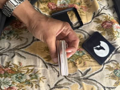 Samsung Mobile Z Flip 4