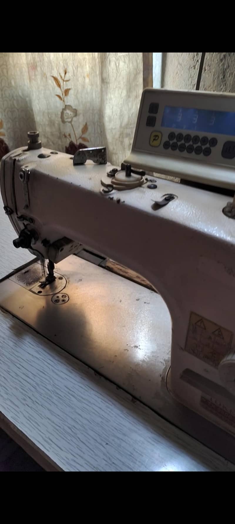juki. industrial computerized sewing machine 3