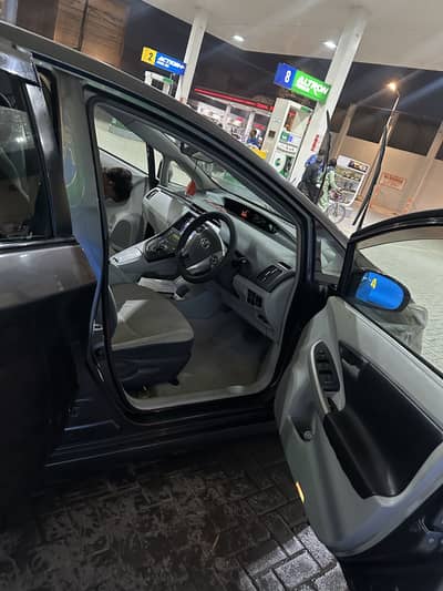 Toyota Prius 2011