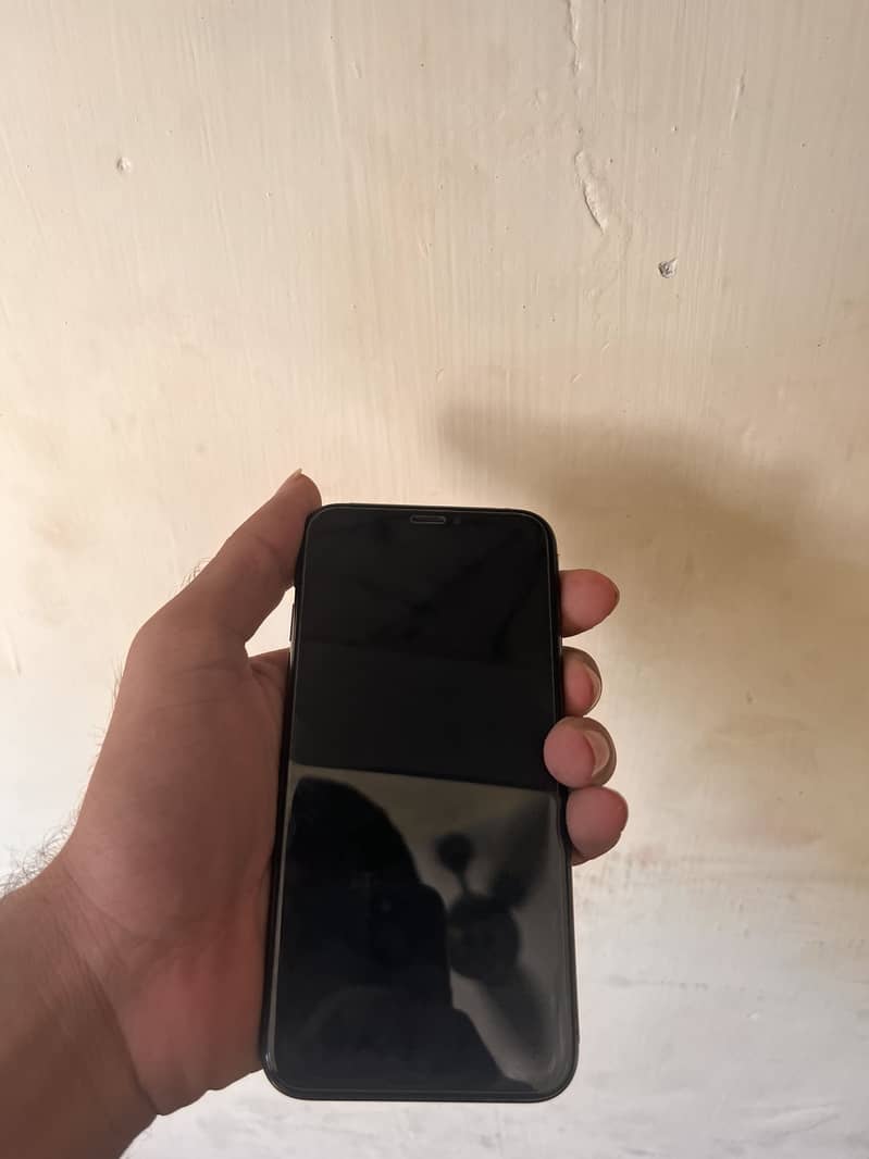 Apple iPhone XS 1