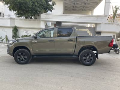 Toyota  Revo Hilux