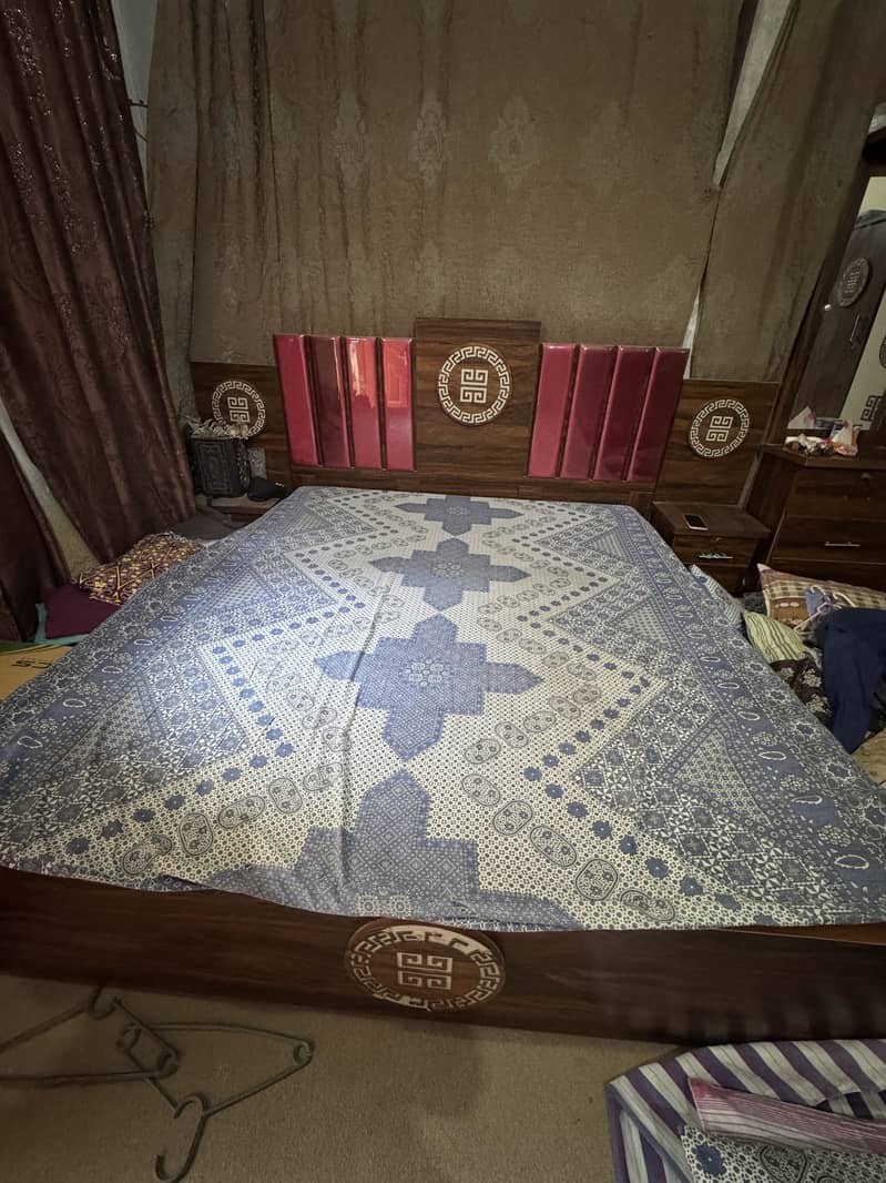 Bed , Almari , Side table , dressing, showcase 0