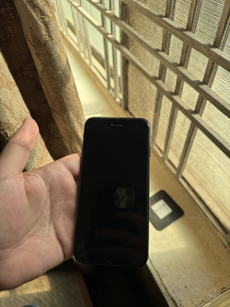 Apple iPhone 7 11