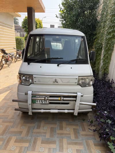 Mitsubishi Minicab Bravo 2013