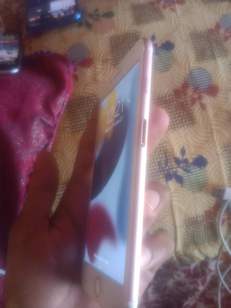 Apple iPhone 7 Plus 2