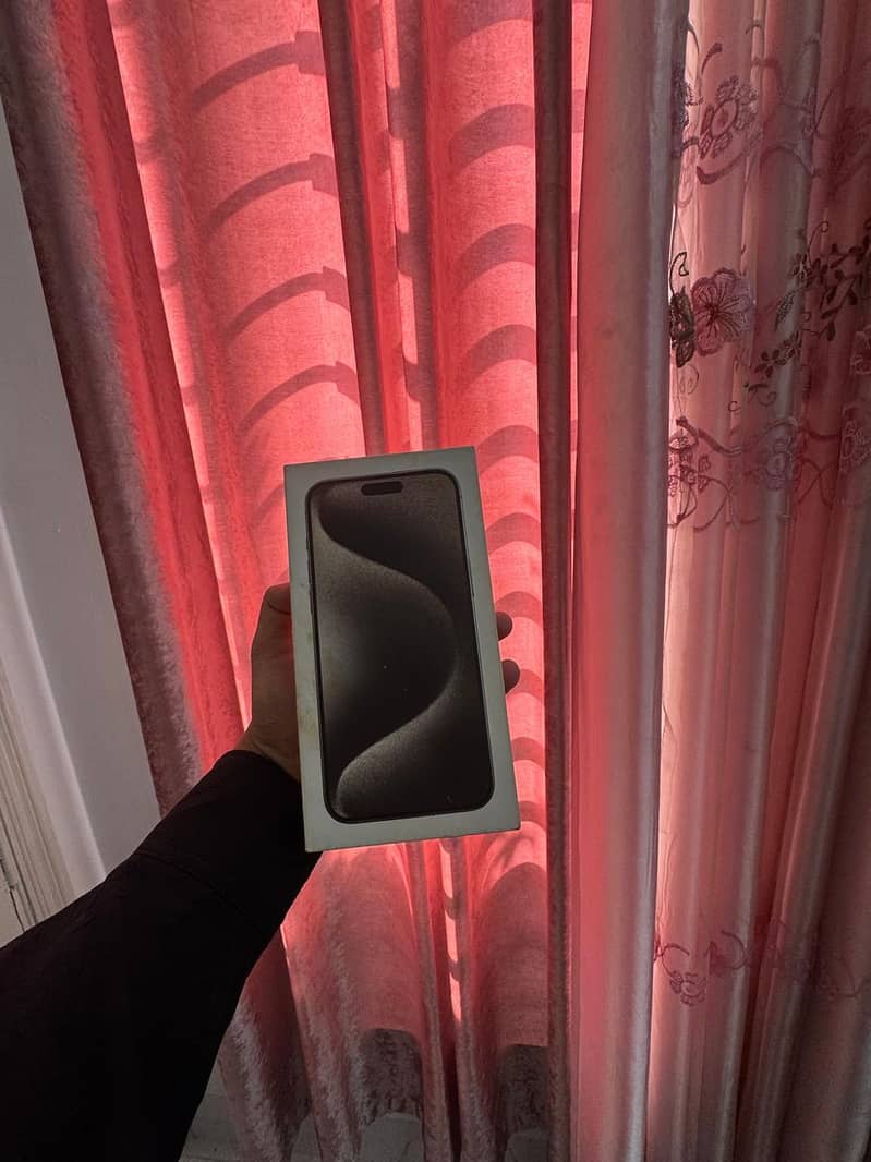 Apple iPhone 15 Pro Max 0