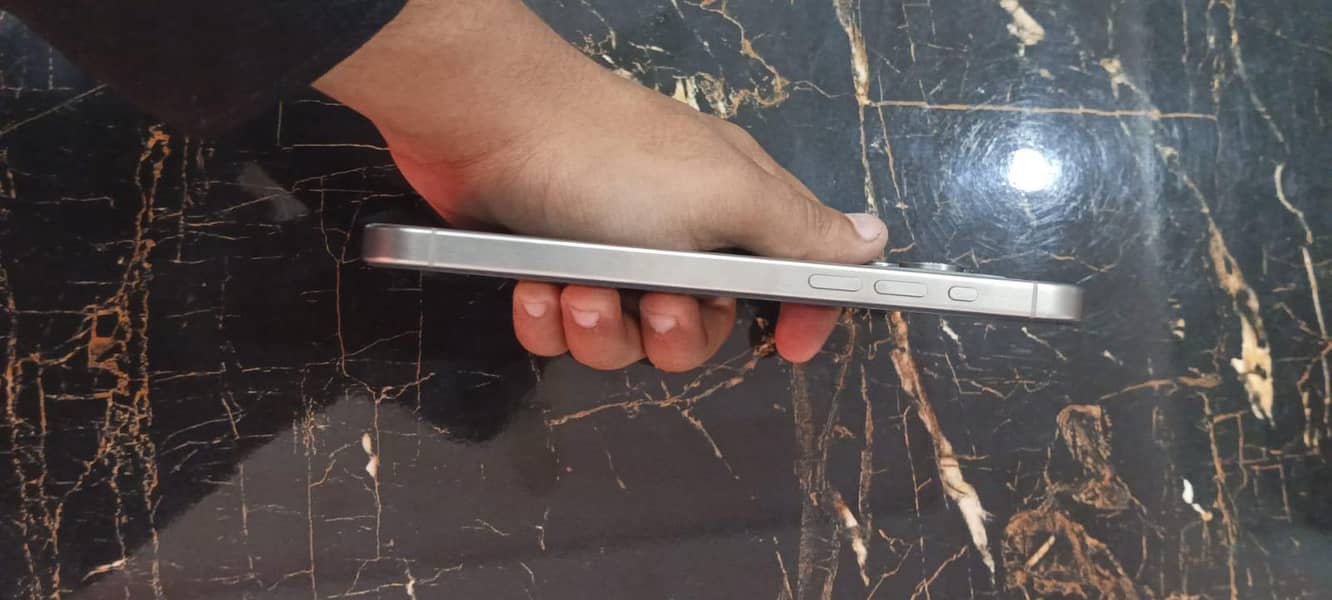 Apple iPhone 15 Pro Max 7