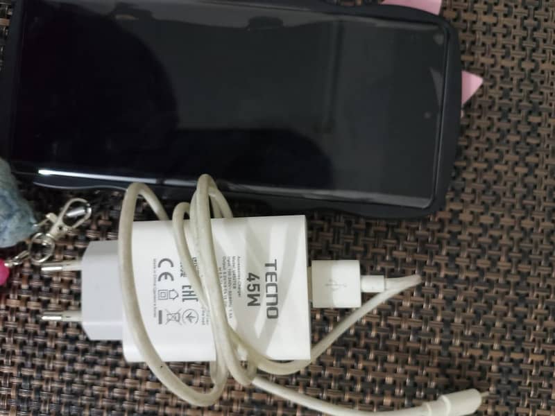 Tecno CAMON 40 Pro 6