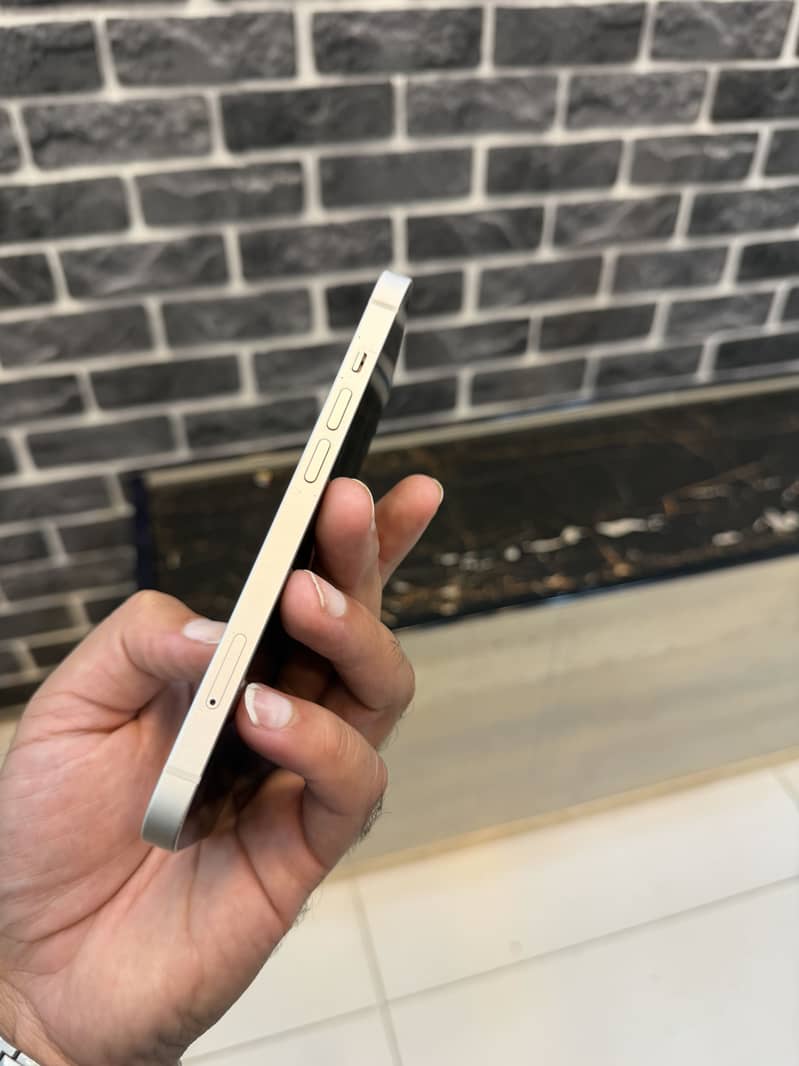 Apple iPhone 13 3