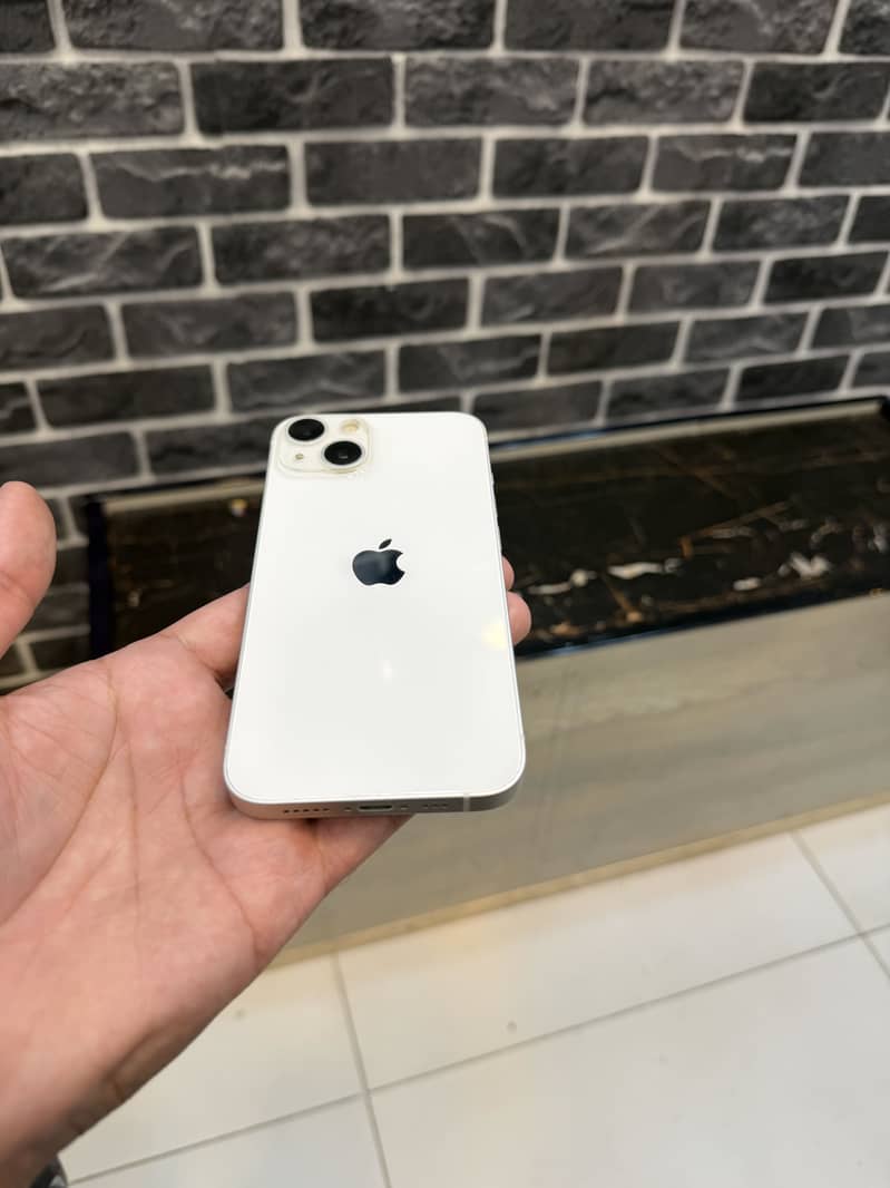 Apple iPhone 13 5