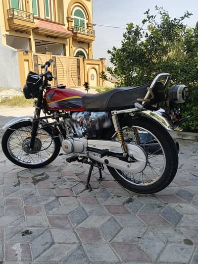 Honda 125 red color 2021