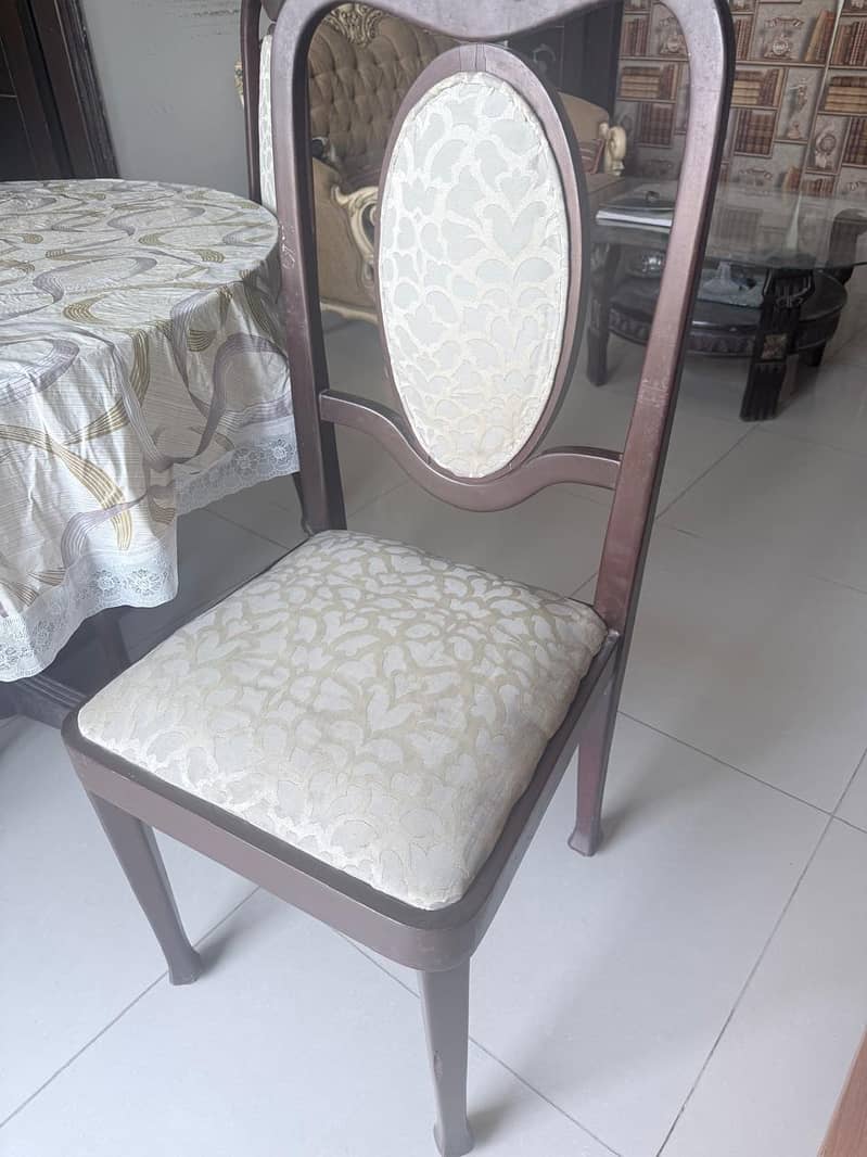 Round Wooden Dining Table Set 4