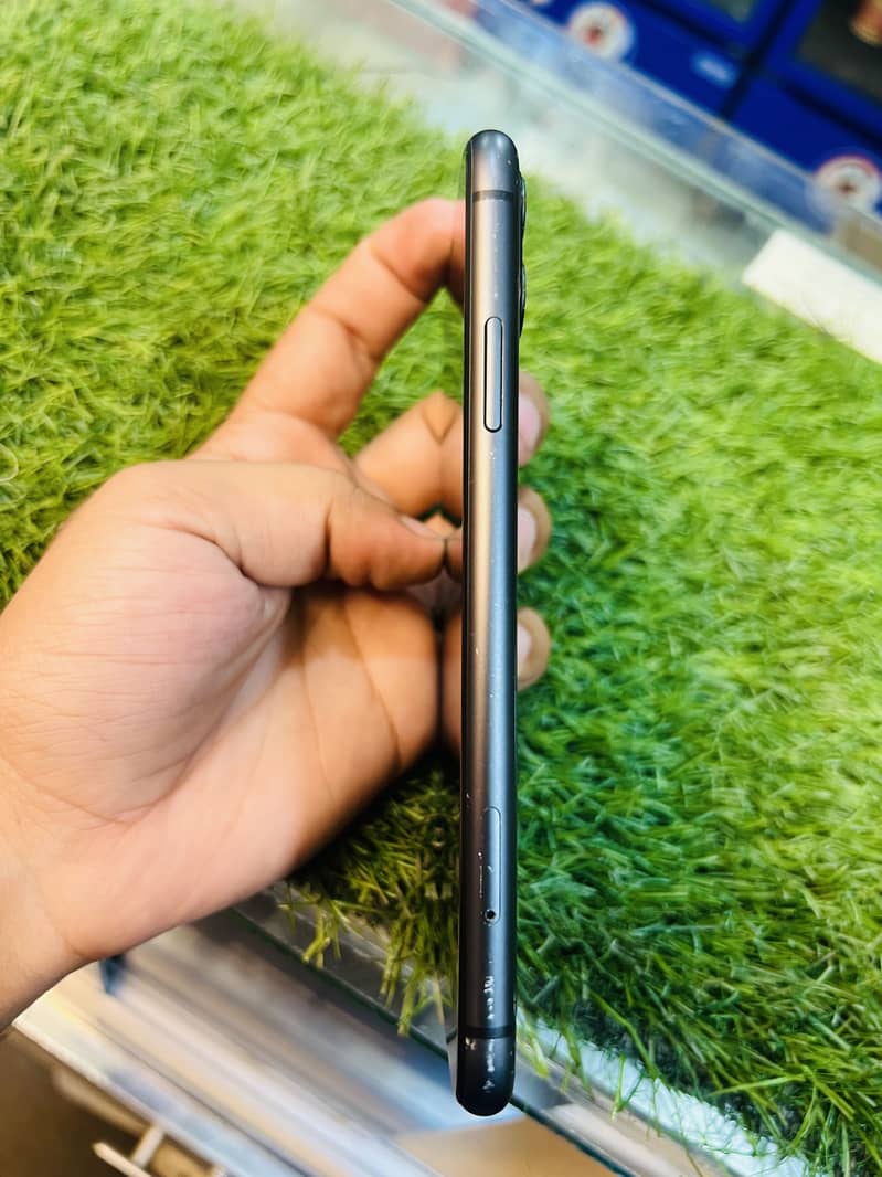 Apple iPhone 11 1
