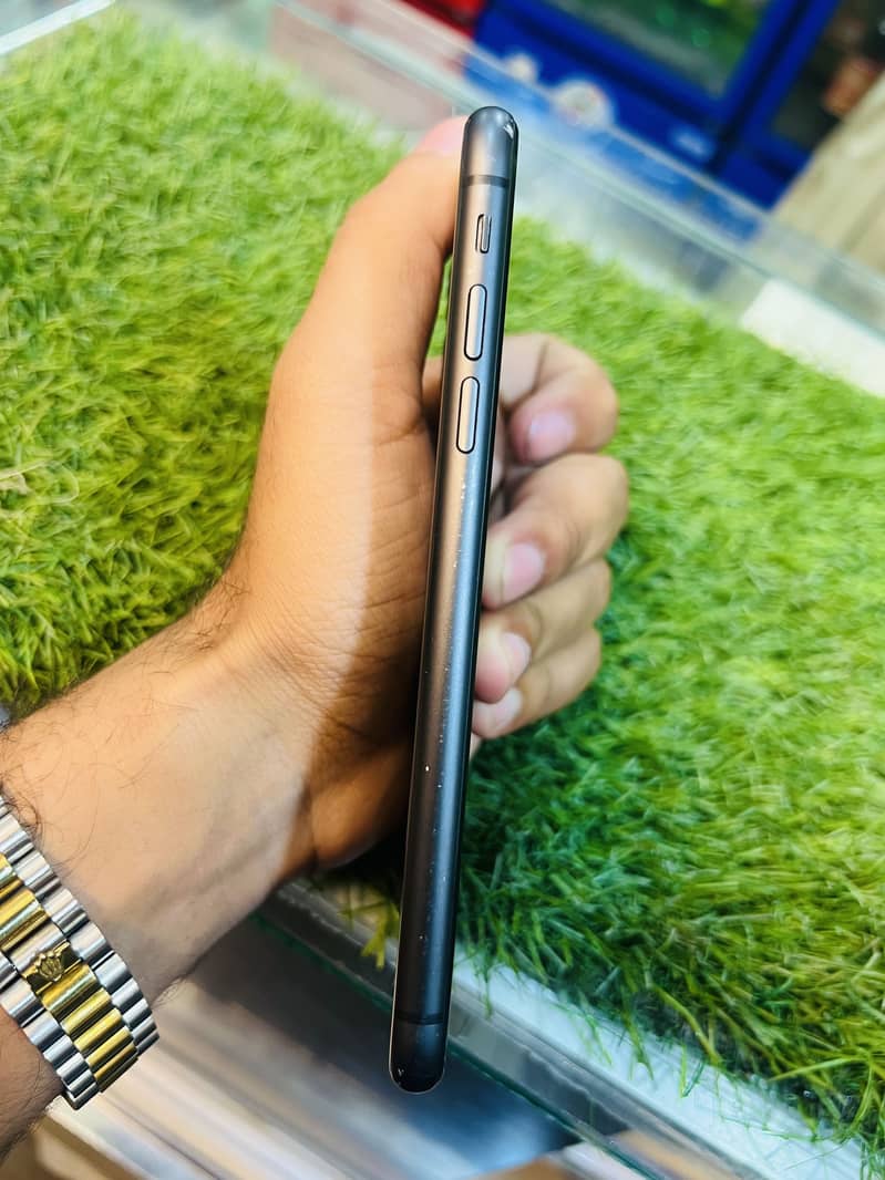 Apple iPhone 11 2