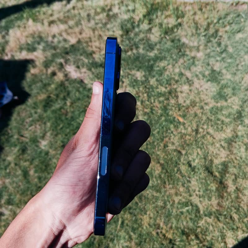 Apple iPhone 13 Pro 2