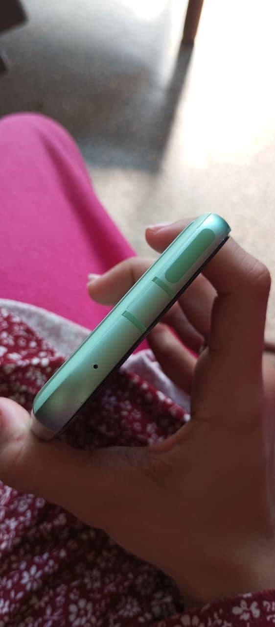 Google Pixel 8A (Green) 2