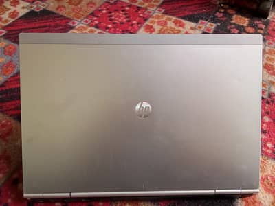 Hp elite book 4 ram 500GB hhd